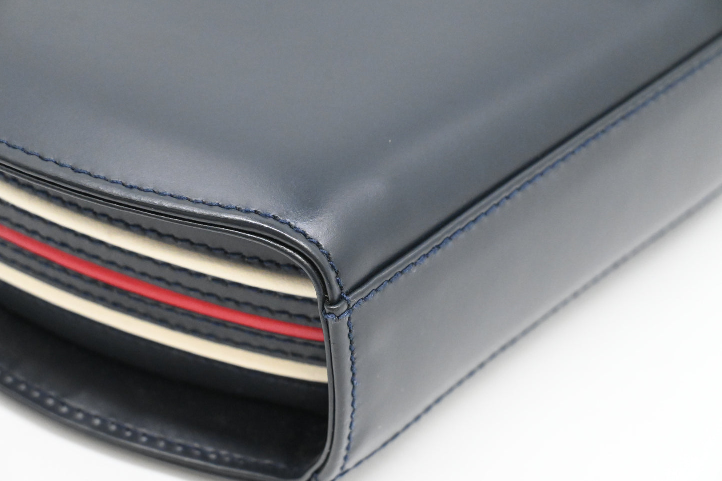 Gucci Round Shoulder Bag in Navy Blue Leather