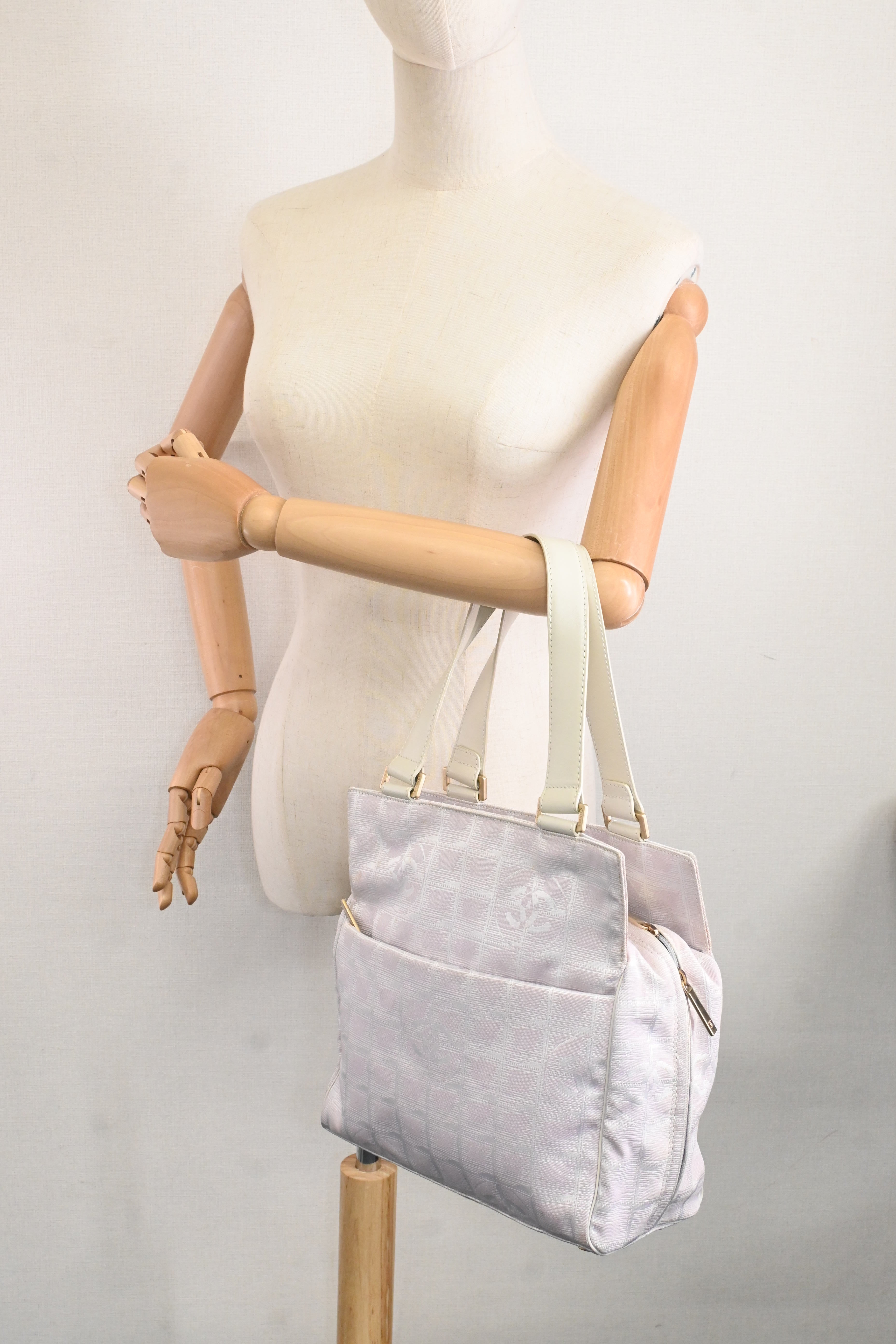 Chanel New Travel Line Shoulder Bag in Lavender Canvas – Weekly