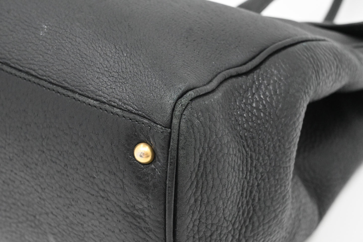 Ferragamo Ganicini Shoulder Bag in Black Boarskin Leather