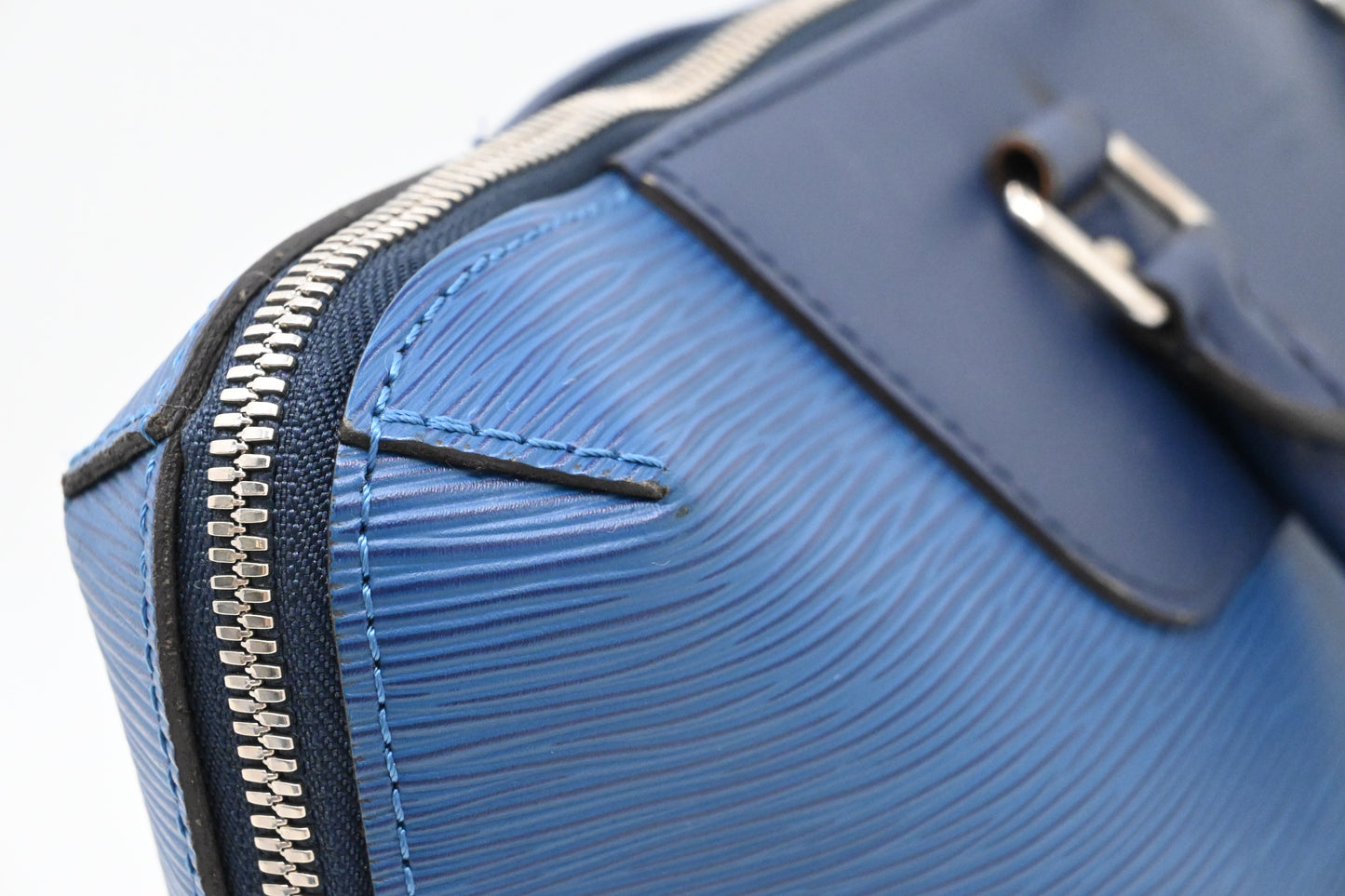 Louis Vuitton Porte Document Jour in Blue Epi Leather