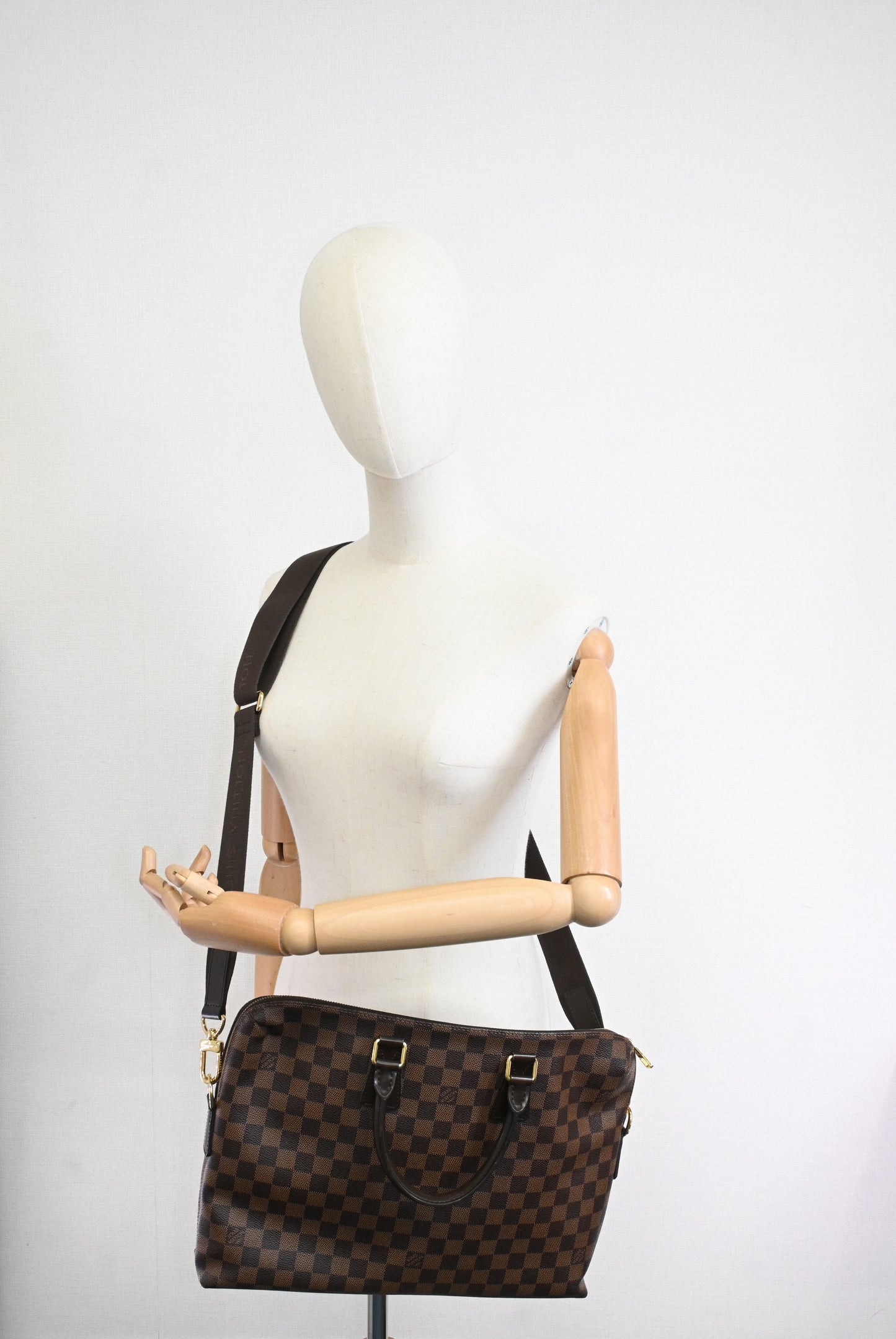 Louis Vuitton Porte Document Jour in Damier Ebene Canvas