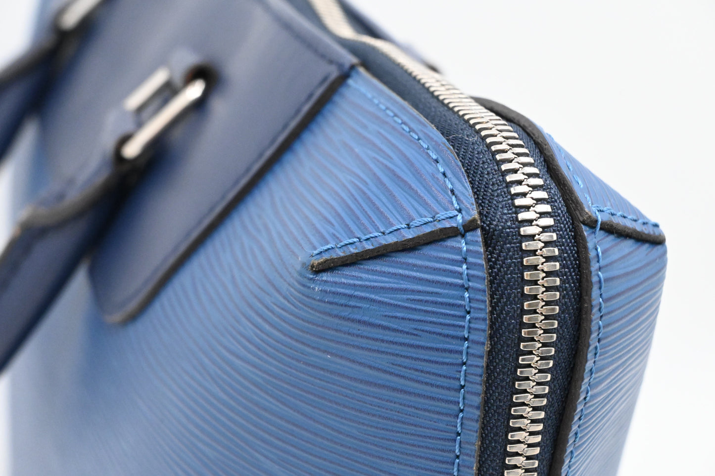Louis Vuitton Porte Document Jour in Blue Epi Leather
