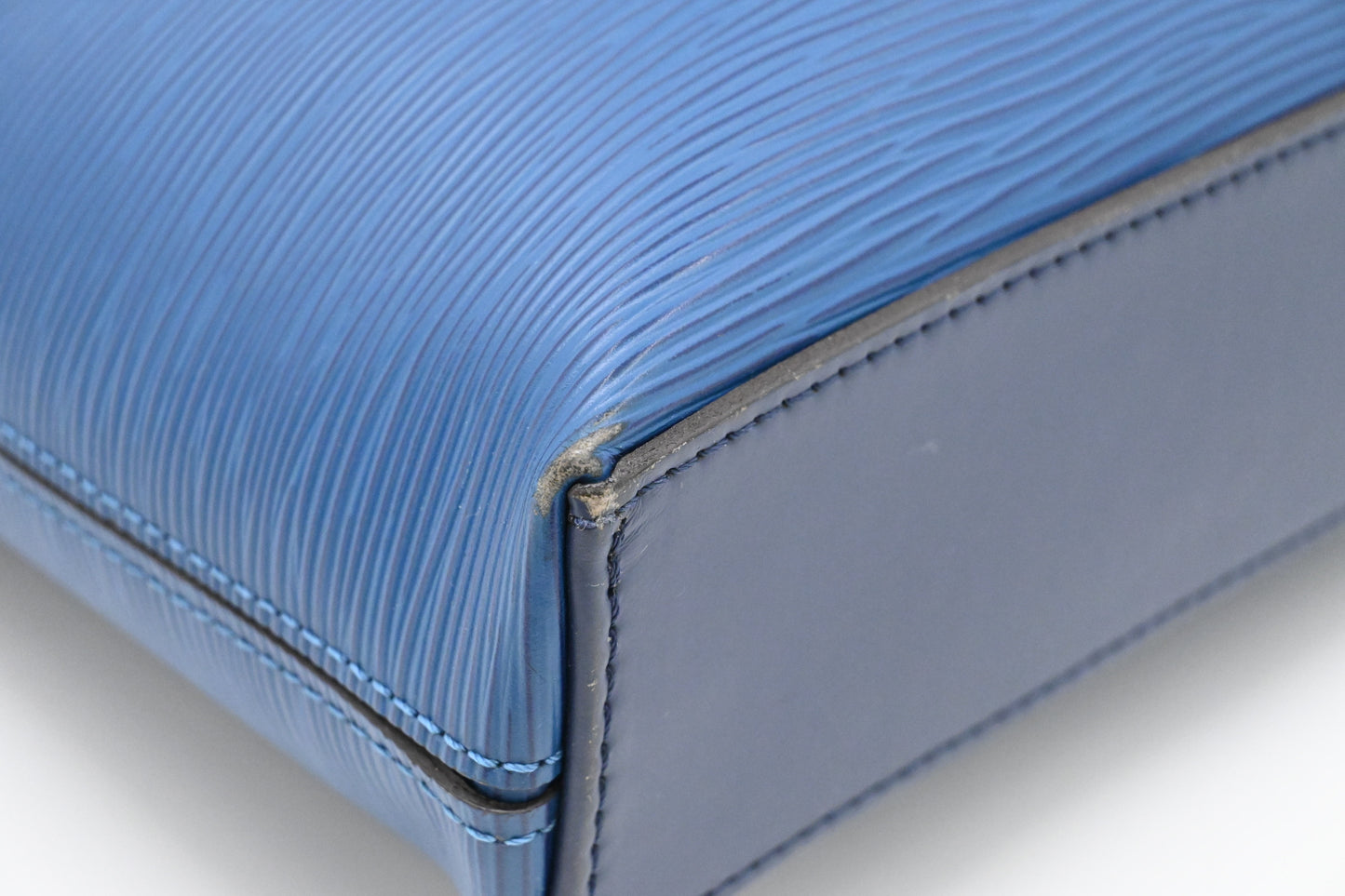 Louis Vuitton Porte Document Jour in Blue Epi Leather