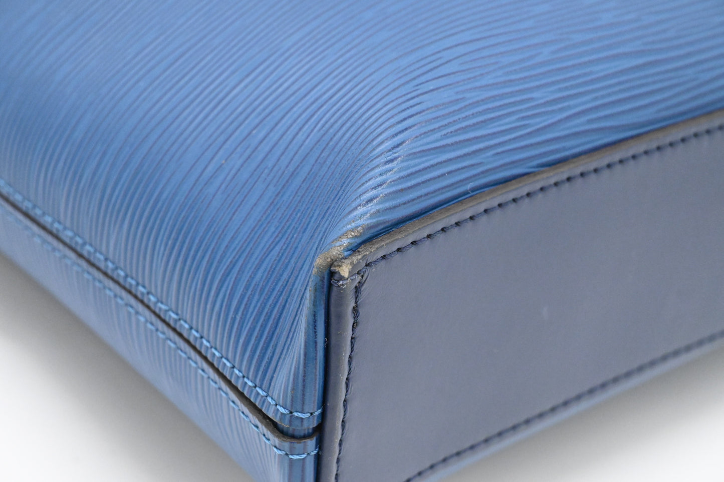Louis Vuitton Porte Document Jour in Blue Epi Leather