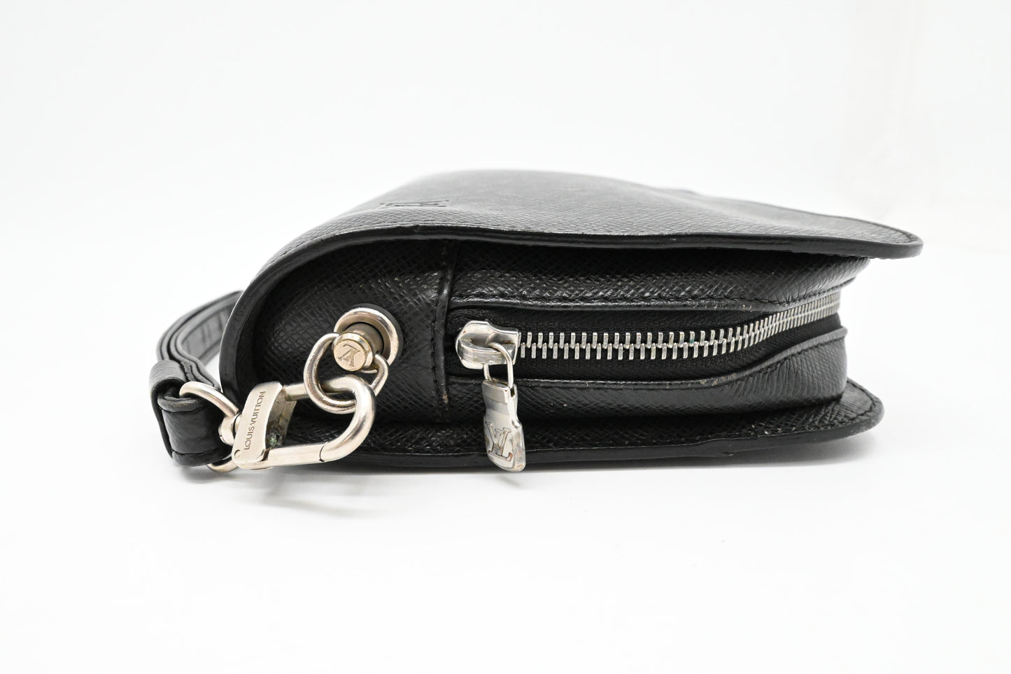 Louis Vuitton Baikal in Black Taiga Leather