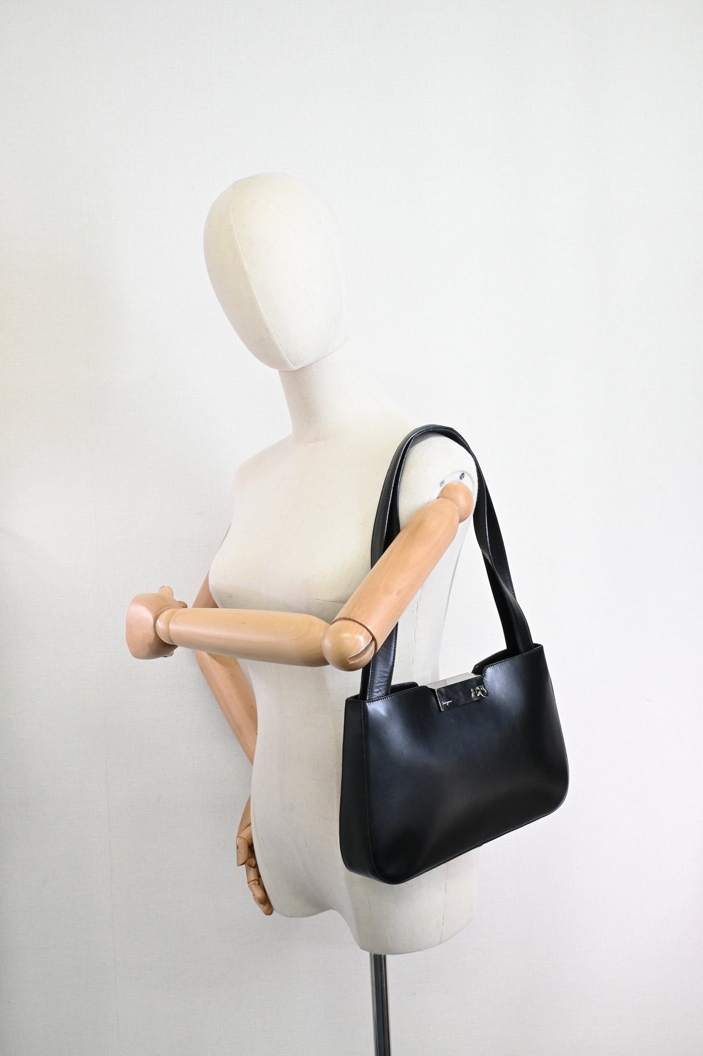 Ferragamo Shoulder Bag in Black Leather