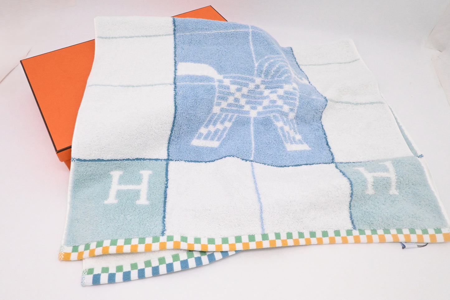 Hermes Animaux Nattes Bath Towel