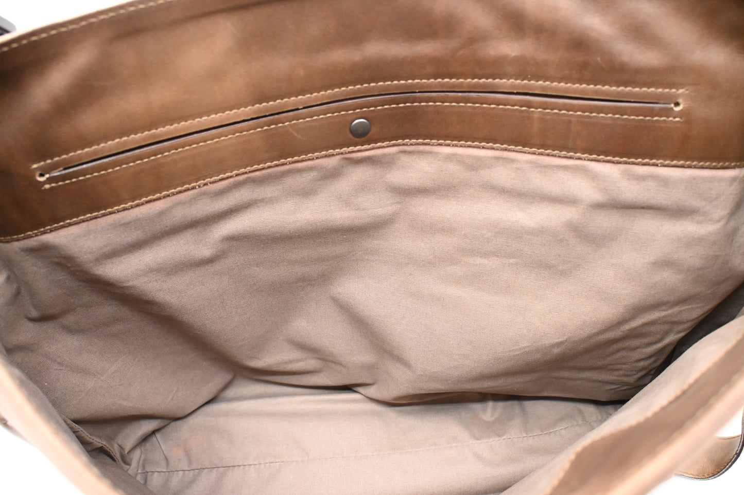 Bottega Veneta Messenger Bag in Beige Gradient Intrecciato Leather