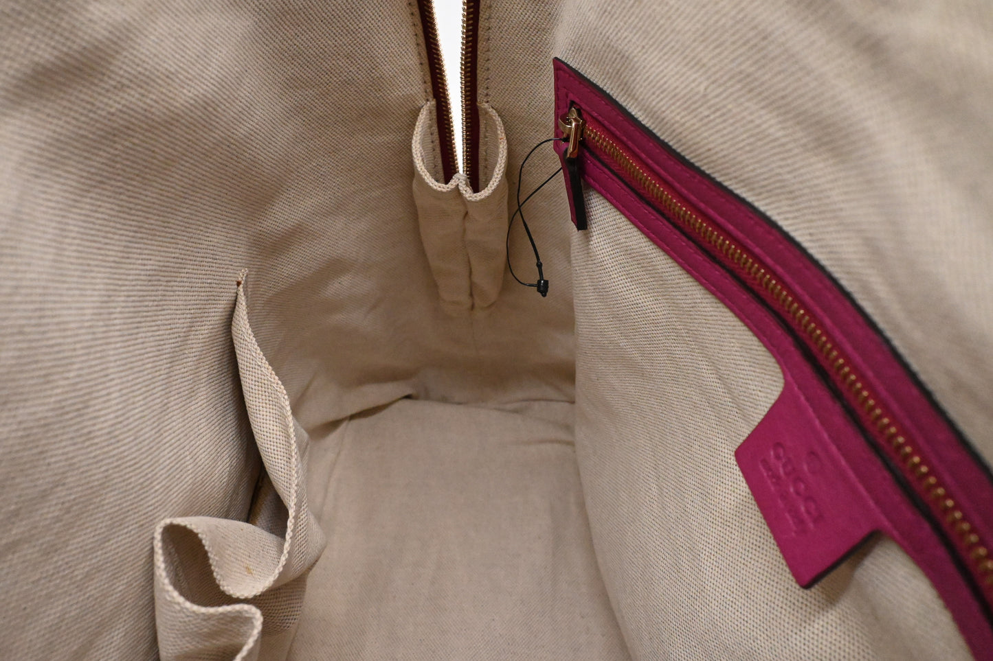 Gucci Nice Dome in Pink Microguccissima Leather