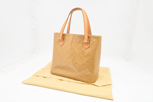 Louis Vuitton Houston in Beige Vernis Leather