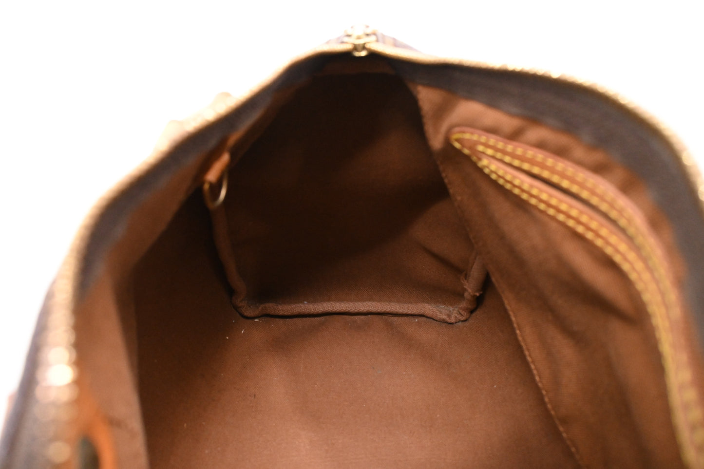 Louis Vuitton Speedy 25 in Monogram Canvas