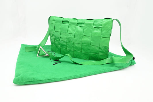 Bottega Veneta Large Cassette in Green Intrecciato Leather