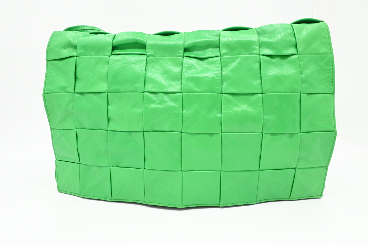 Bottega Veneta Large Cassette in Green Intrecciato Leather