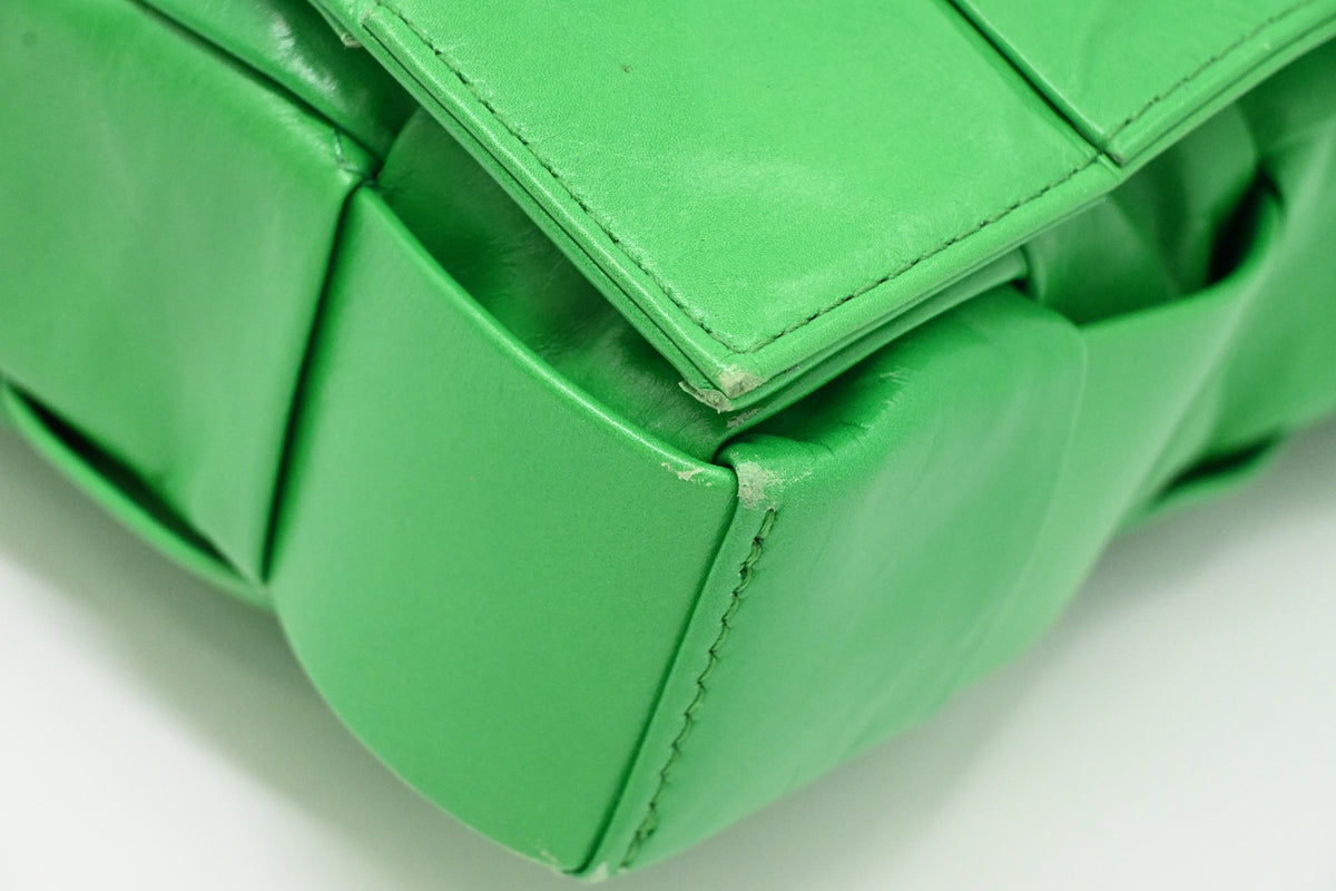 Bottega Veneta Large Cassette in Green Intrecciato Leather