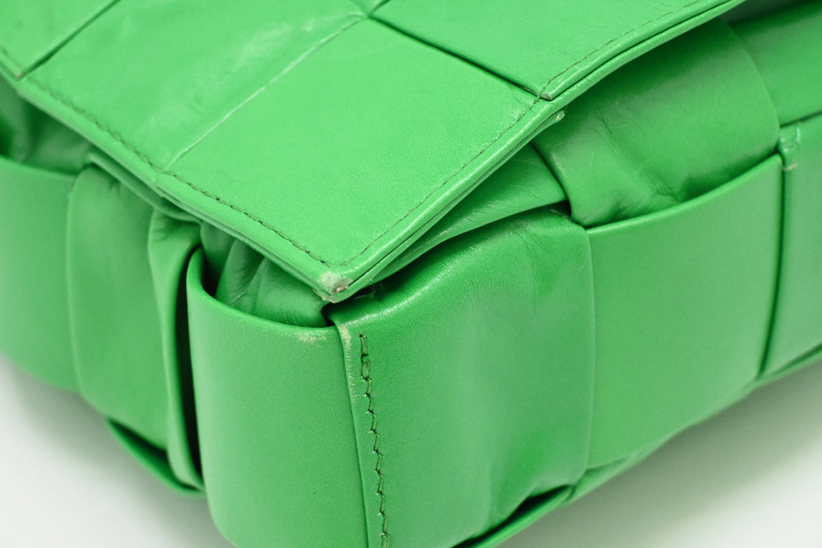 Bottega Veneta Large Cassette in Green Intrecciato Leather