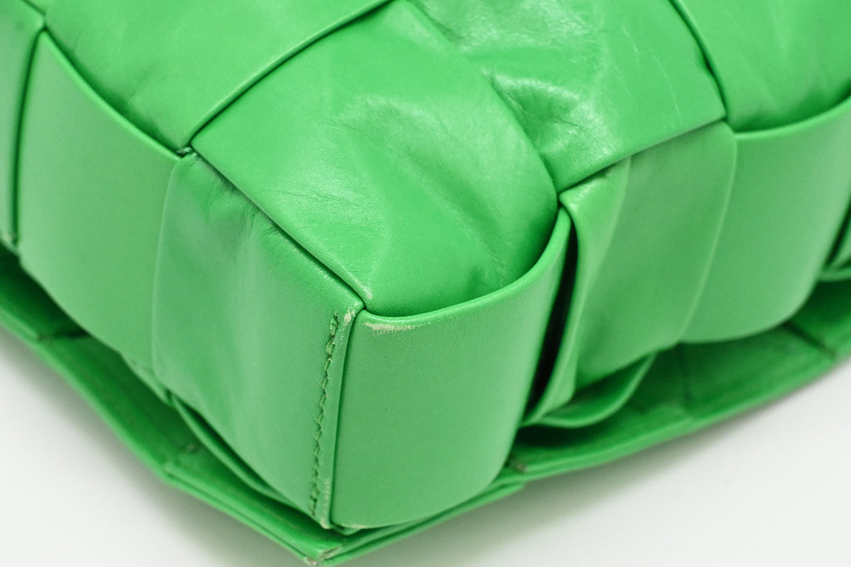 Bottega Veneta Large Cassette in Green Intrecciato Leather