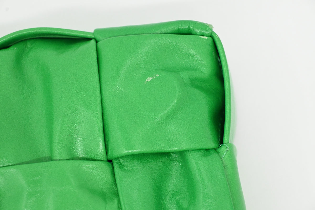 Bottega Veneta Large Cassette in Green Intrecciato Leather