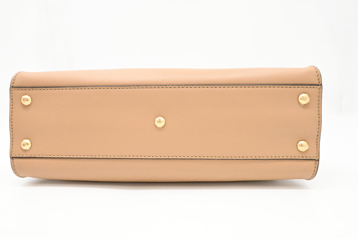 Fendi Medium Peekaboo in Beige Leather