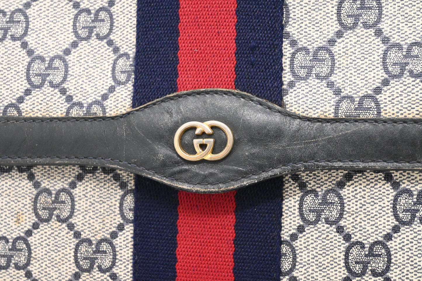 Gucci Clutch in Navy Blue GG Supreme Canvas
