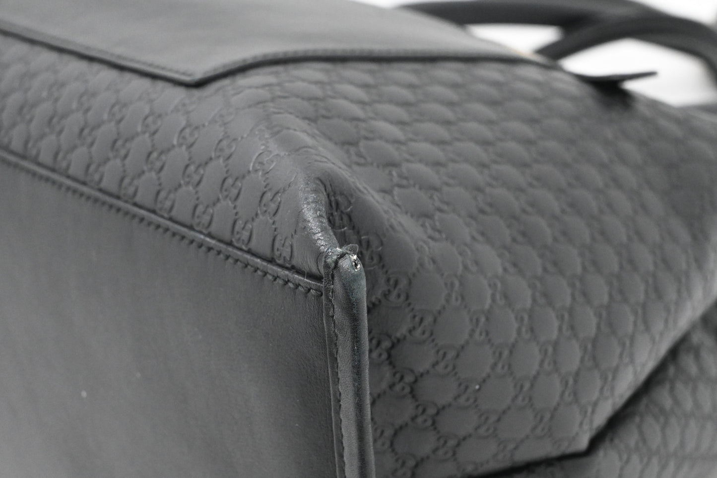 Gucci Handbag in Black Microguccissima Leather
