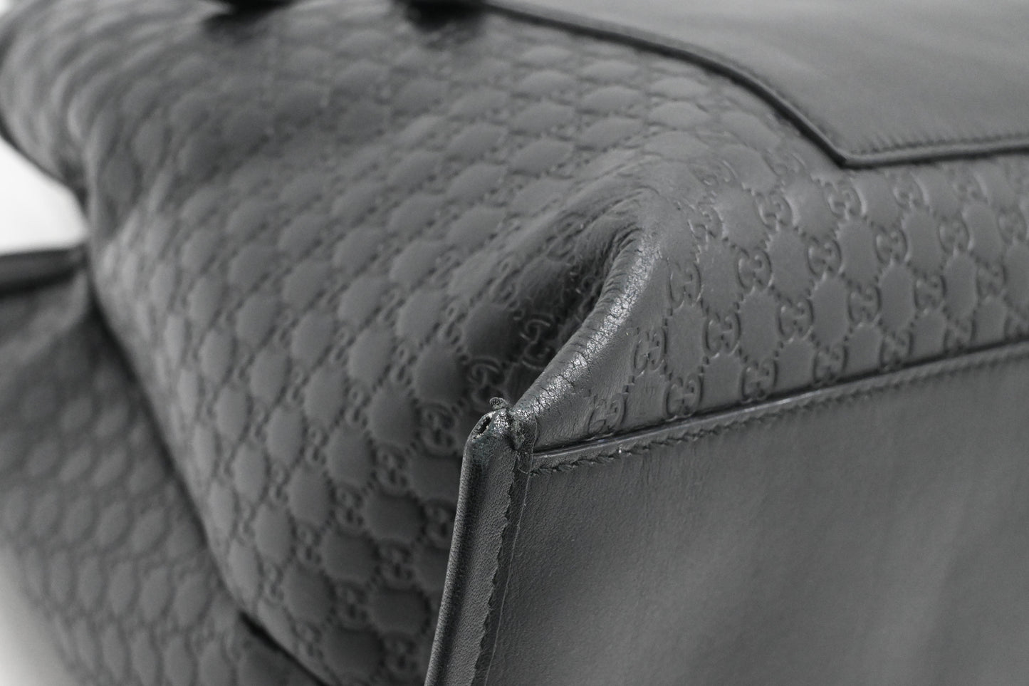 Gucci Handbag in Black Microguccissima Leather