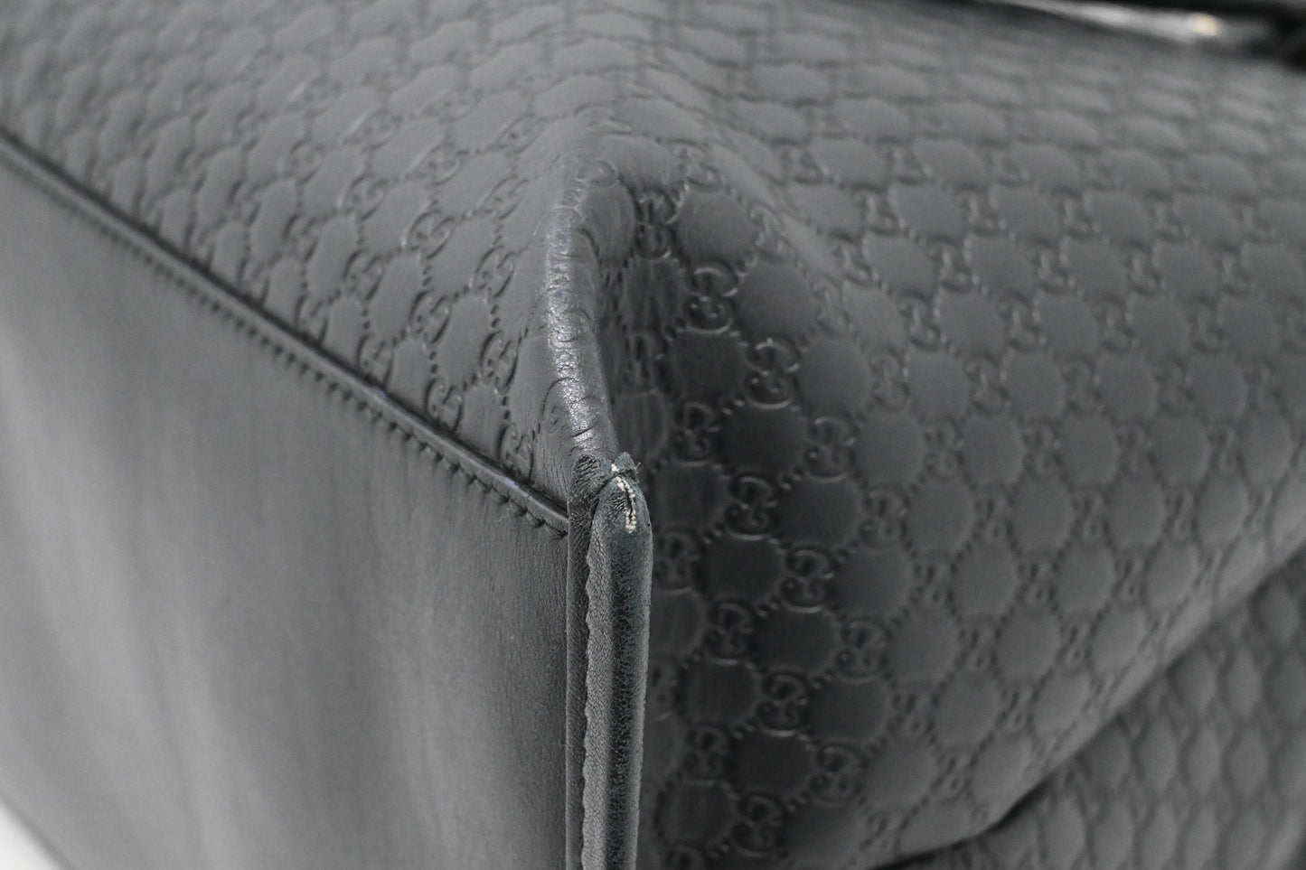 Gucci Handbag in Black Microguccissima Leather