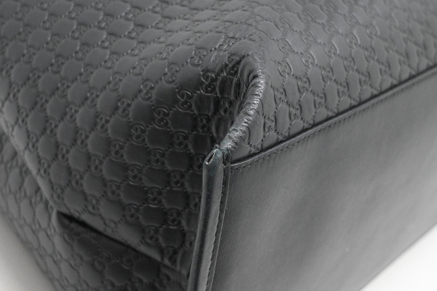 Gucci Handbag in Black Microguccissima Leather