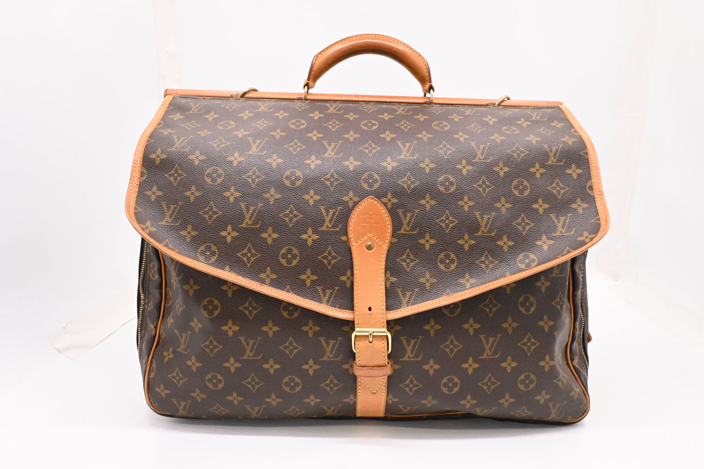 Louis Vuitton Sac Chasse in Monogram Canvas