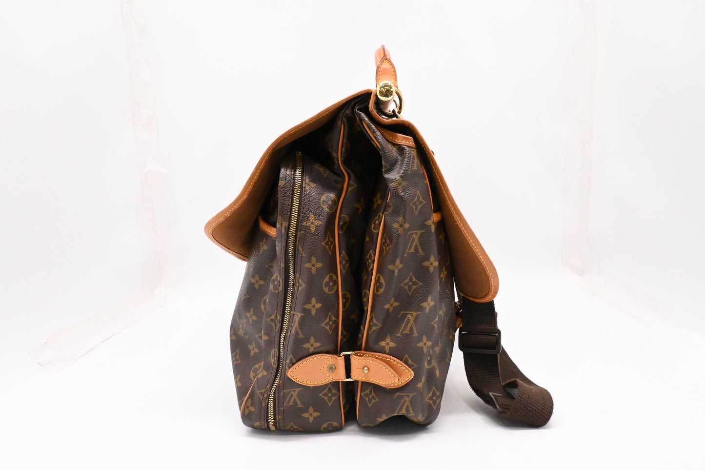 Louis Vuitton Sac Chasse in Monogram Canvas