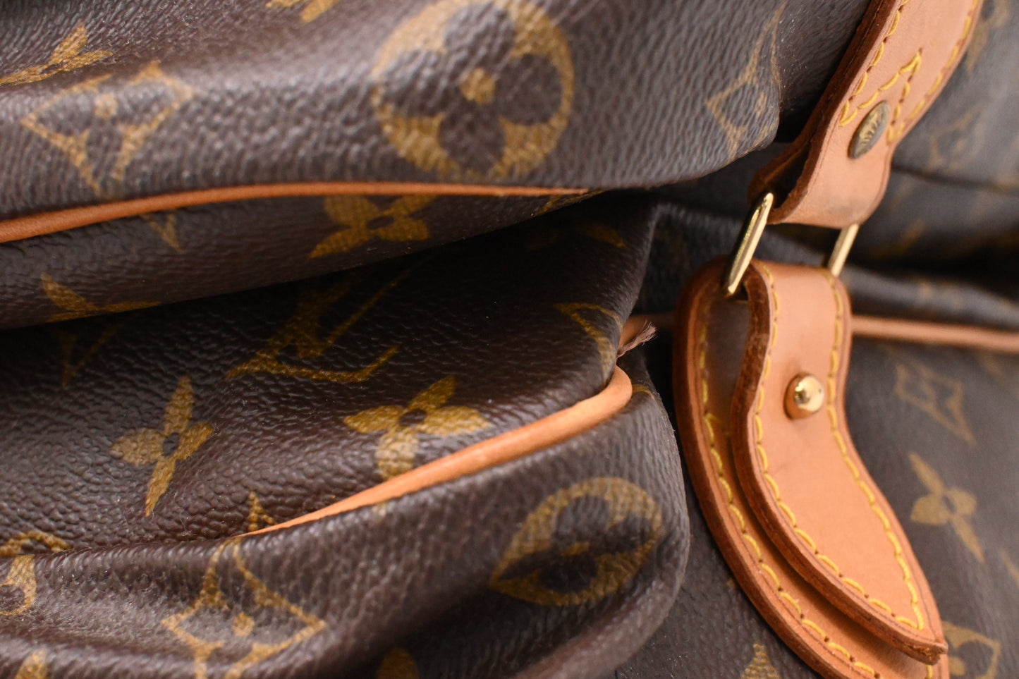Louis Vuitton Sac Chasse in Monogram Canvas