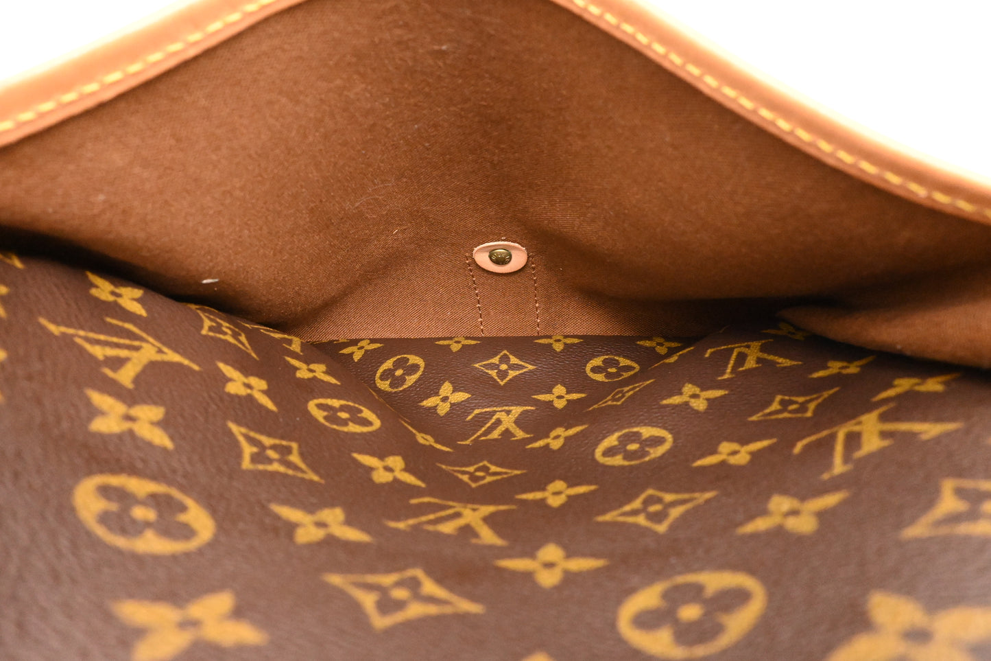 Louis Vuitton Sac Chasse in Monogram Canvas