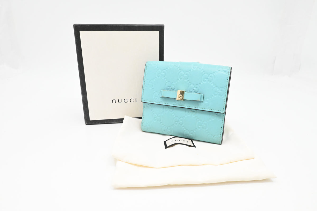 Gucci Compact Wallet in Light Blue Guccissima Leather