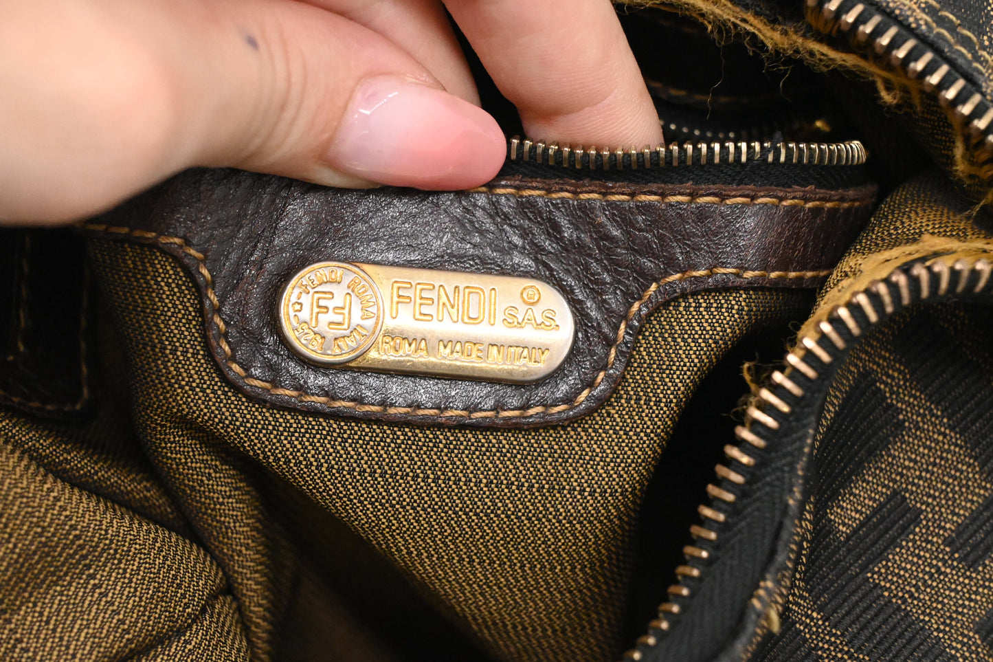 Fendi Shoulder Bag in Zucca Canvas