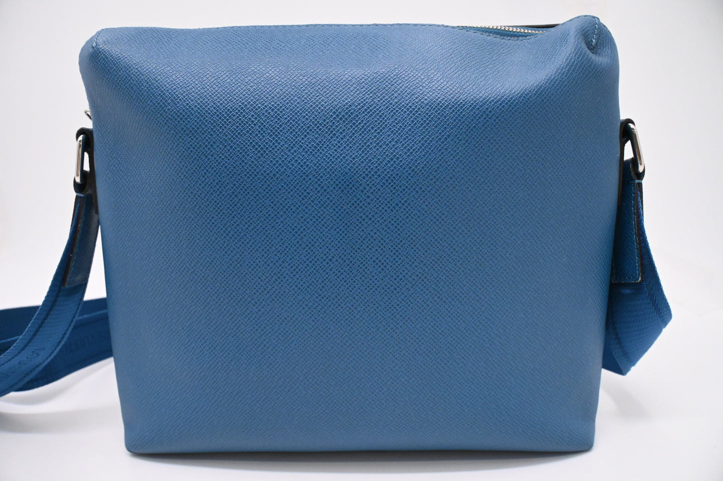 Louis Vuitton Grigori PM in Blue Taiga Leather