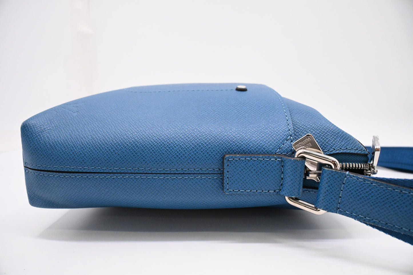 Louis Vuitton Grigori PM in Blue Taiga Leather