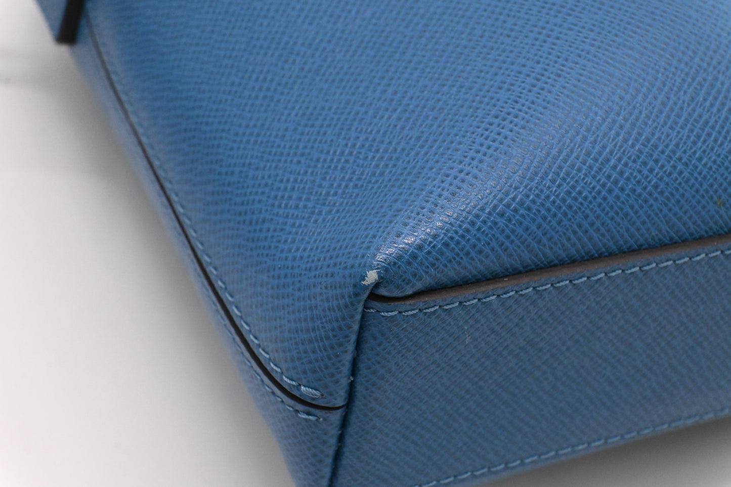 Louis Vuitton Grigori PM in Blue Taiga Leather