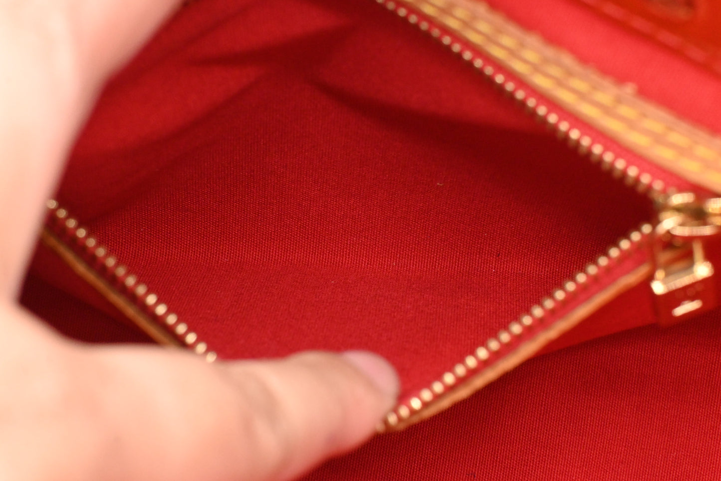 Louis Vuitton Reade PM in Rouge Grenadine Vernis Leather