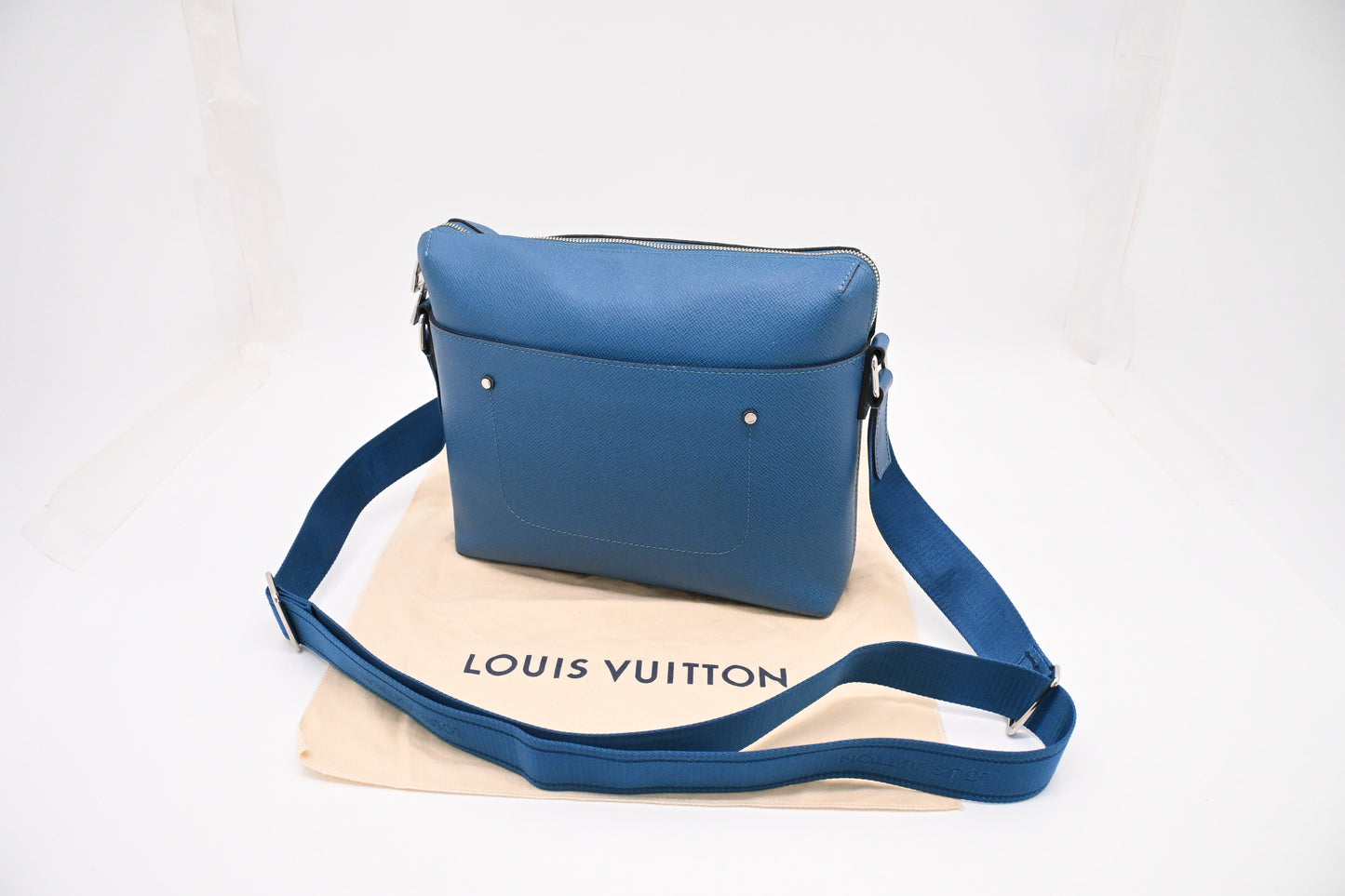 Louis Vuitton Grigori PM in Blue Taiga Leather