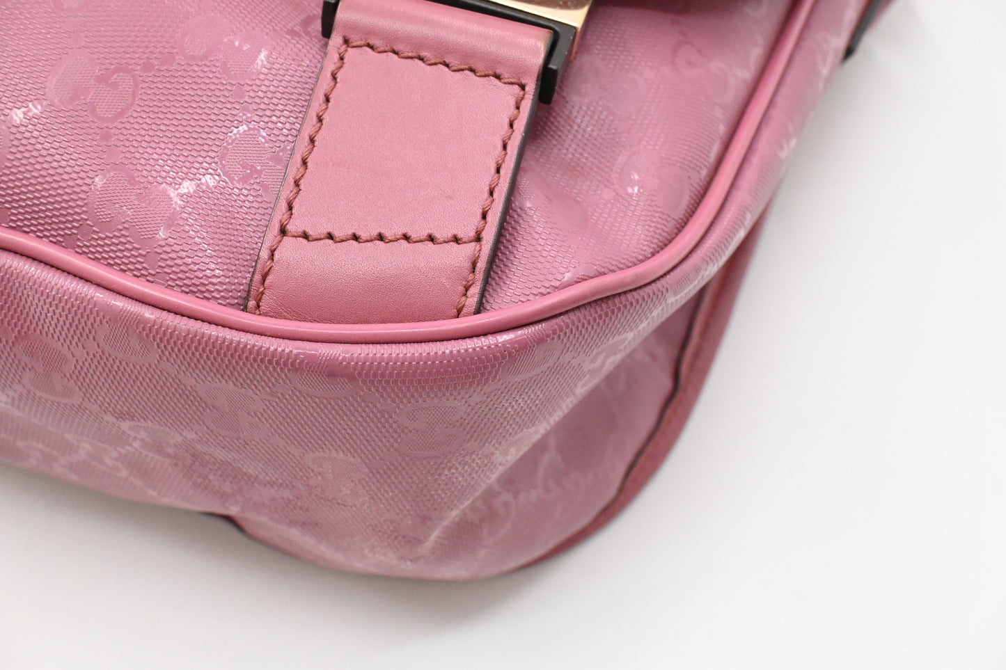 Gucci Small Messenger Bag in Pink Imprime Canvas