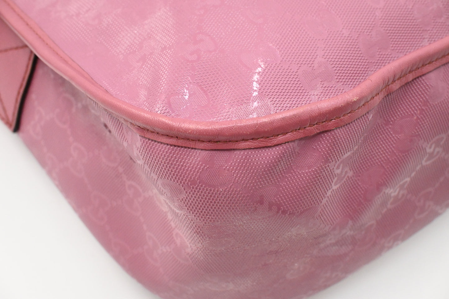 Gucci Small Messenger Bag in Pink Imprime Canvas