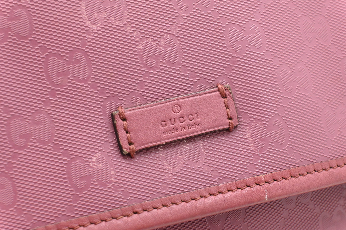 Gucci Small Messenger Bag in Pink Imprime Canvas