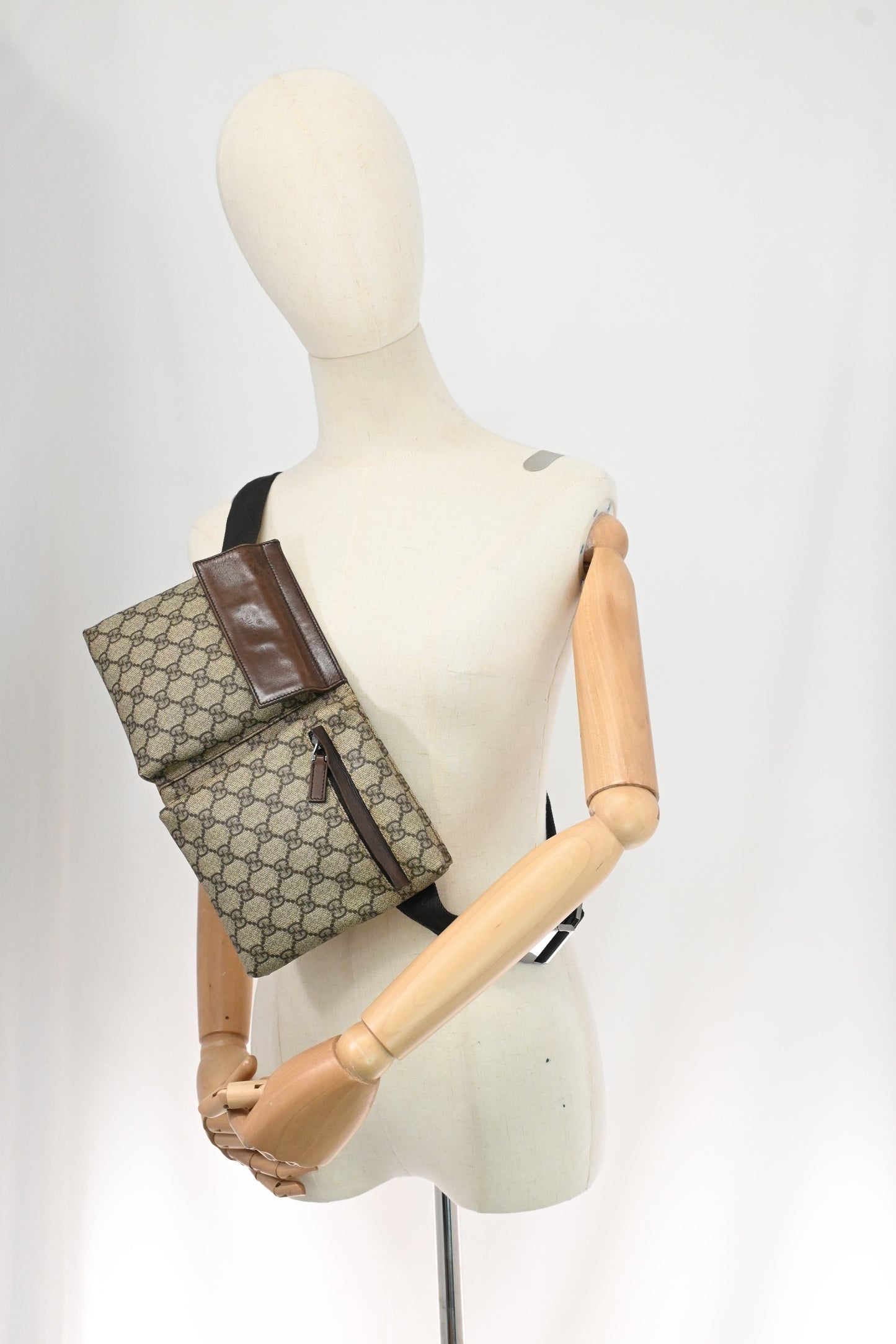 Gucci Waist Pouch in GG Supreme Canvas
