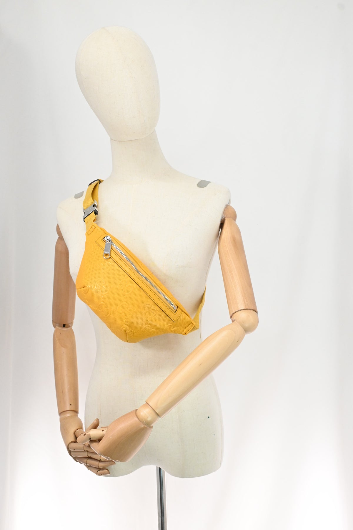 Gucci Bumbag in Yellow Guccissima Leather
