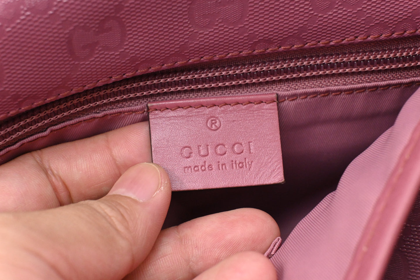 Gucci Small Messenger Bag in Pink Imprime Canvas