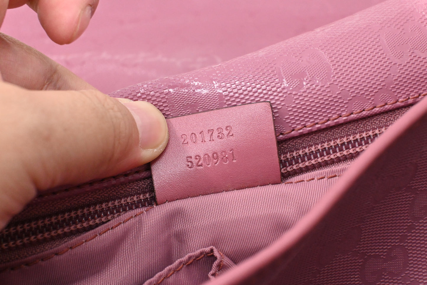 Gucci Small Messenger Bag in Pink Imprime Canvas