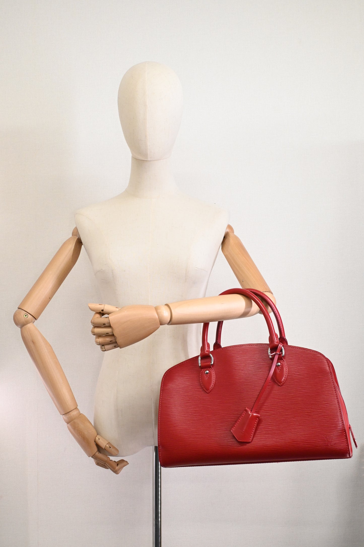 Louis Vuitton Pont Neuf NM in Red Epi Leather