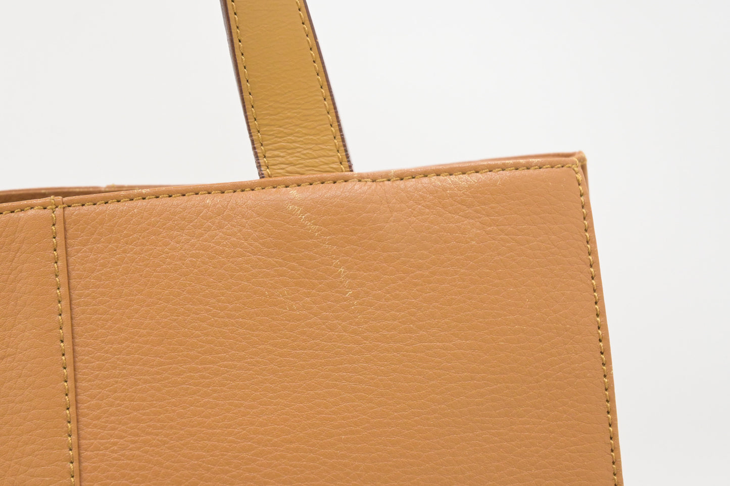 Burberry Handbag in Dark Yellow Leather
