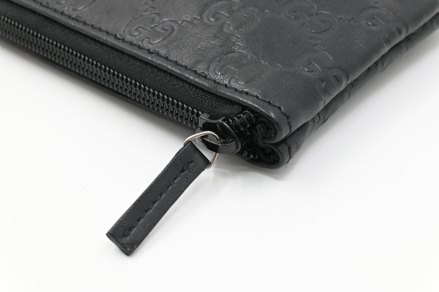 Gucci Pouch in Black Guccissima Leather