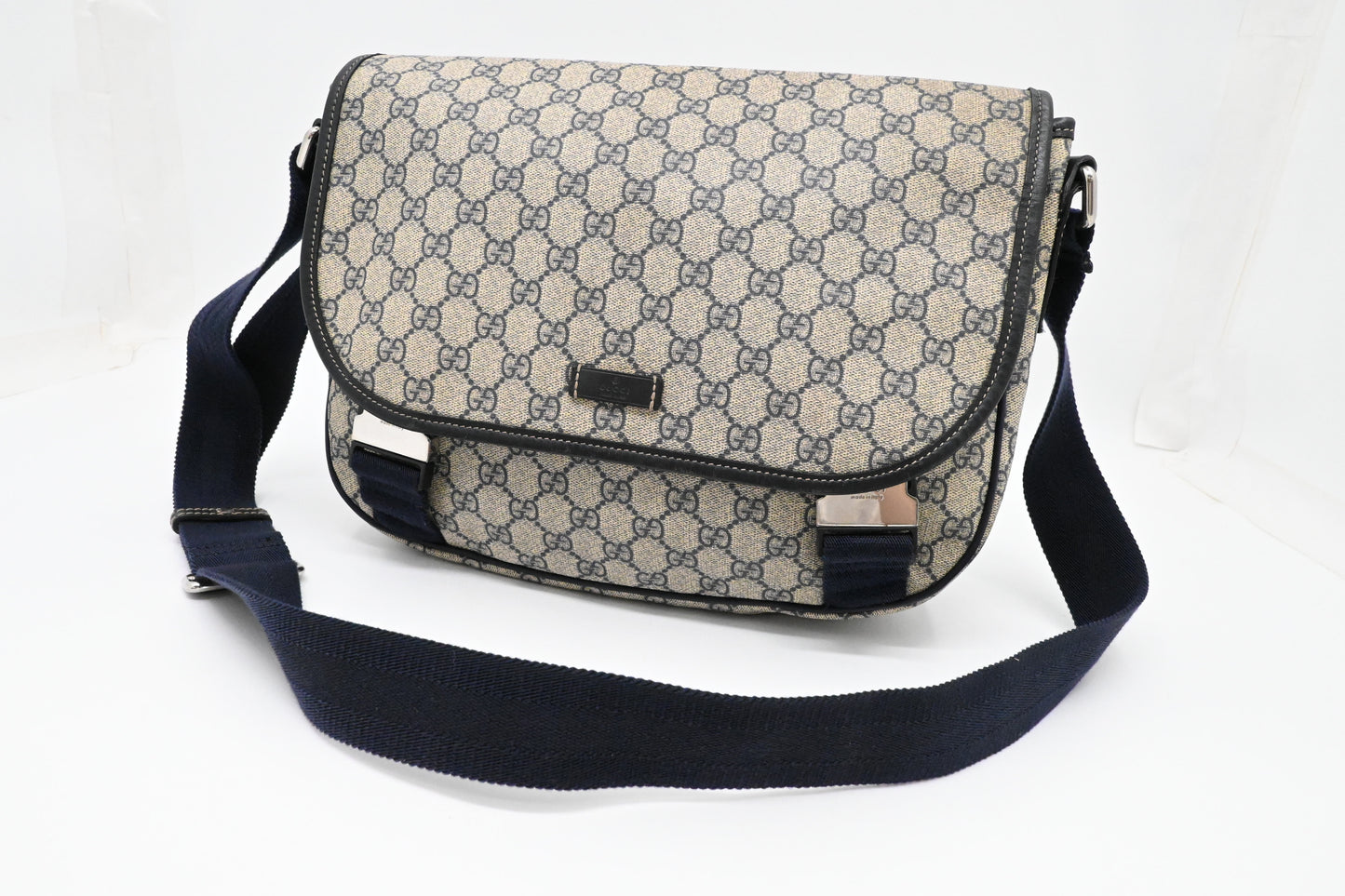 Gucci Messenger Bag in GG Supreme Canvas