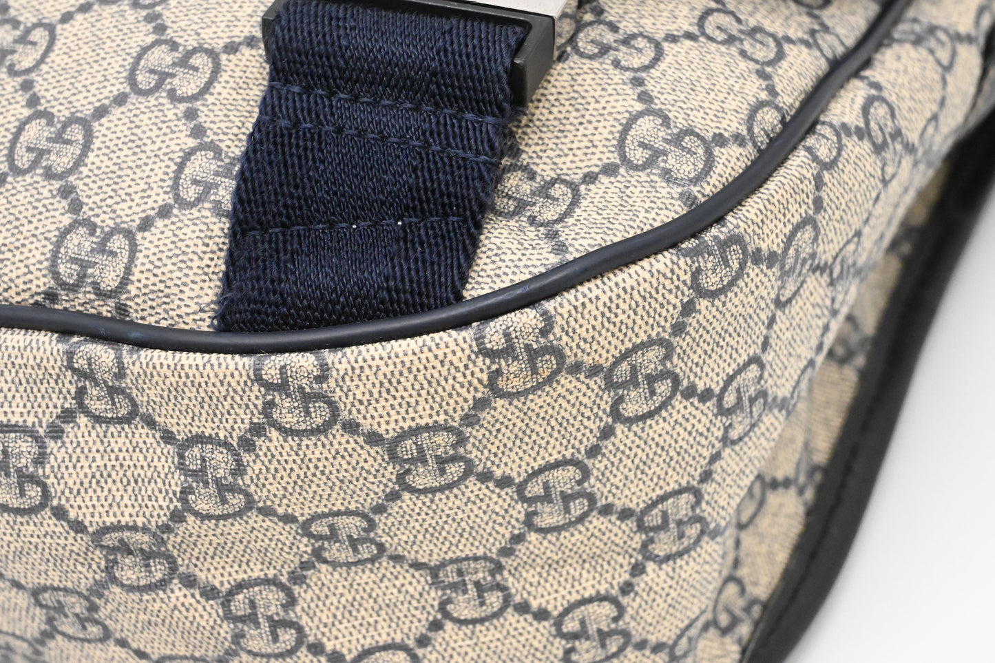Gucci Messenger Bag in GG Supreme Canvas